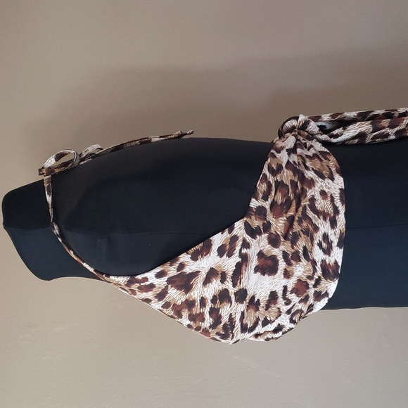 Leopard Animal Print Longline Halter Bikini Swim Top Women's Size Medium - Picture 2 of 8